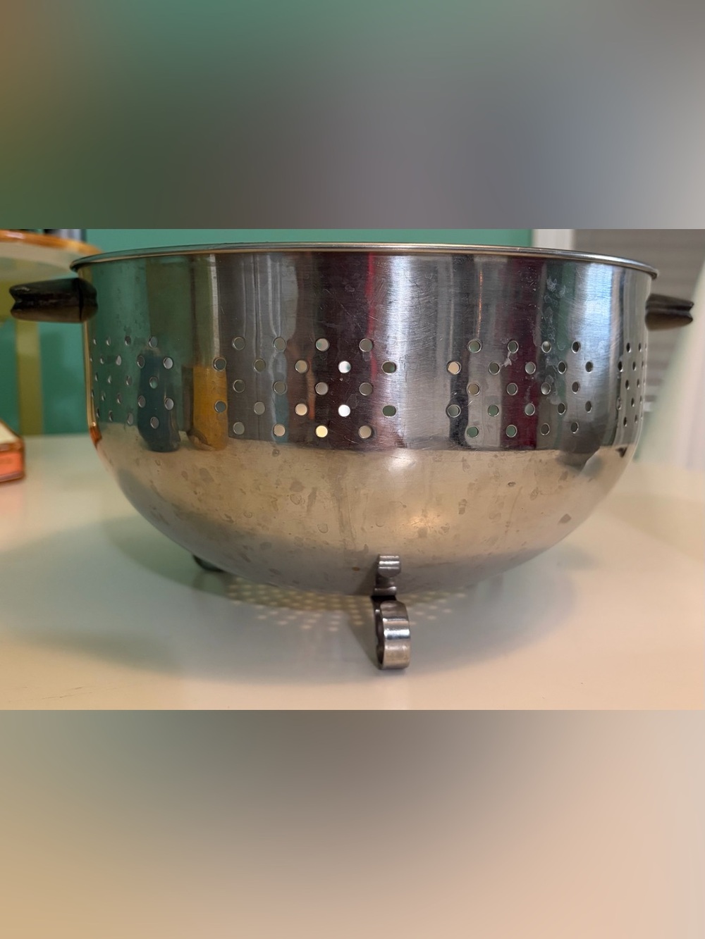 Source Unknown Vintage Footed Stainless Steel Colander Black Handles